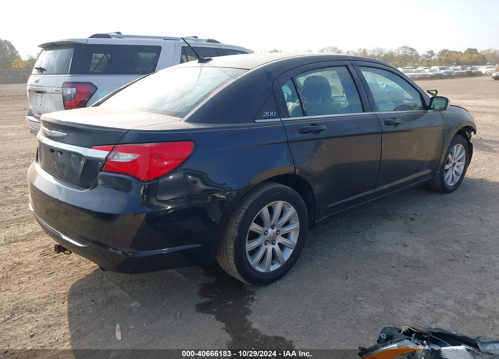 2011 CHRYSLER 200 TOURING VIN: 1C3BC1FB5BN555289