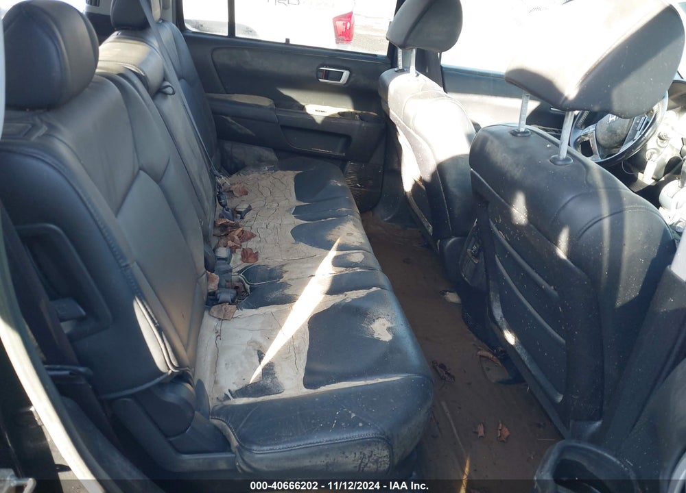2010 HONDA PILOT TOURING VIN: 5FNYF4H82AB011619
