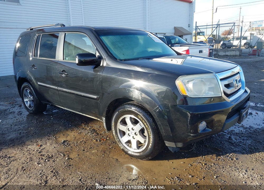 2010 HONDA PILOT TOURING VIN: 5FNYF4H82AB011619