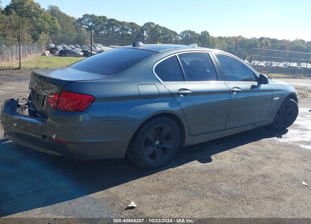 2011 BMW 528I VIN: WBAFR1C53BC738371