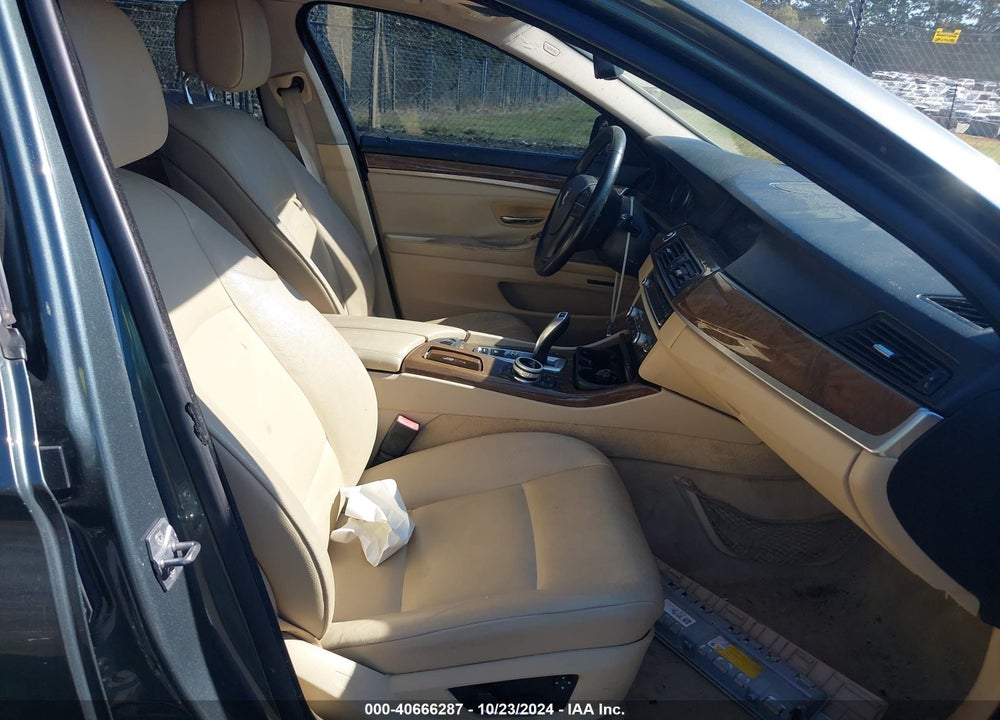 2011 BMW 528I VIN: WBAFR1C53BC738371