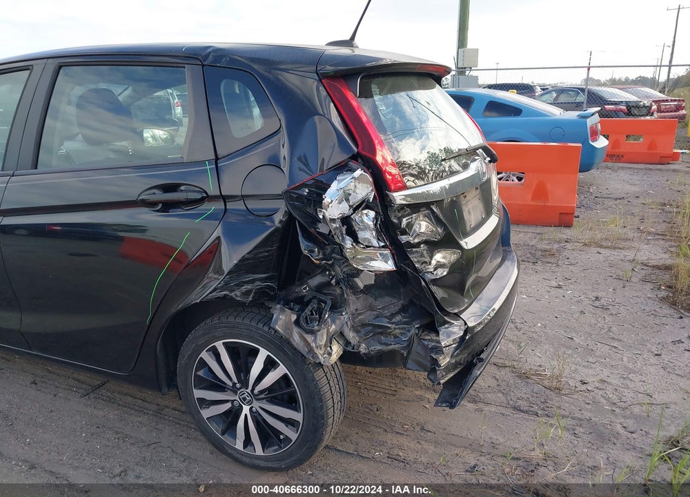 2018 HONDA FIT EX VIN: 3HGGK5H83JM704158