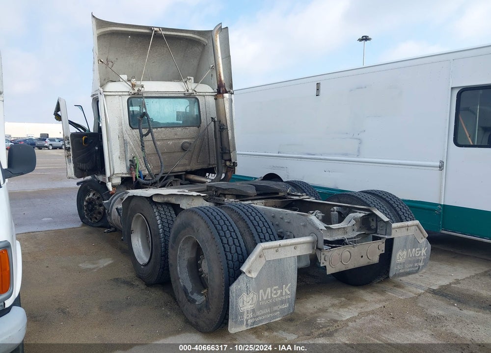 2003 MACK CH613 CH600 VIN: 1M1AA18Y43W152365