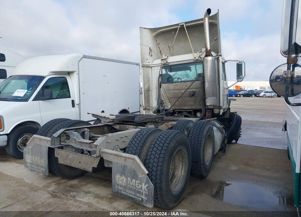 2003 MACK CH613 CH600 VIN: 1M1AA18Y43W152365