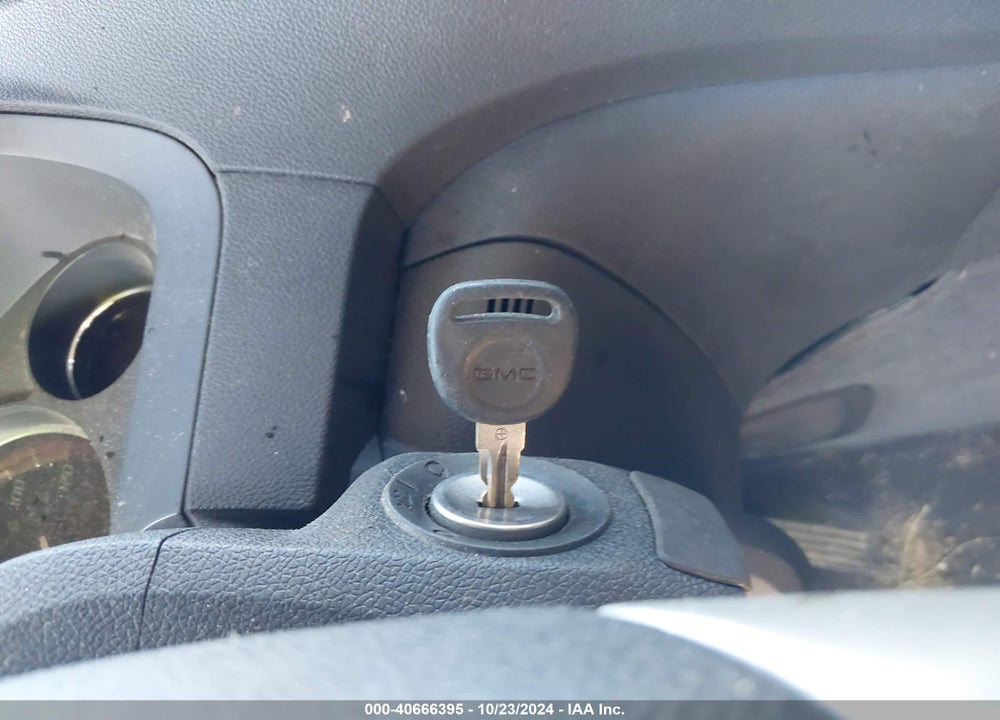 2010 GMC ACADIA SLE VIN: 1GKLRLED8AJ117261