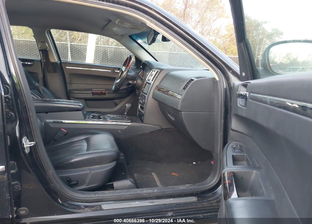 2008 CHRYSLER 300C VIN: 2C3KA63HX8H165673