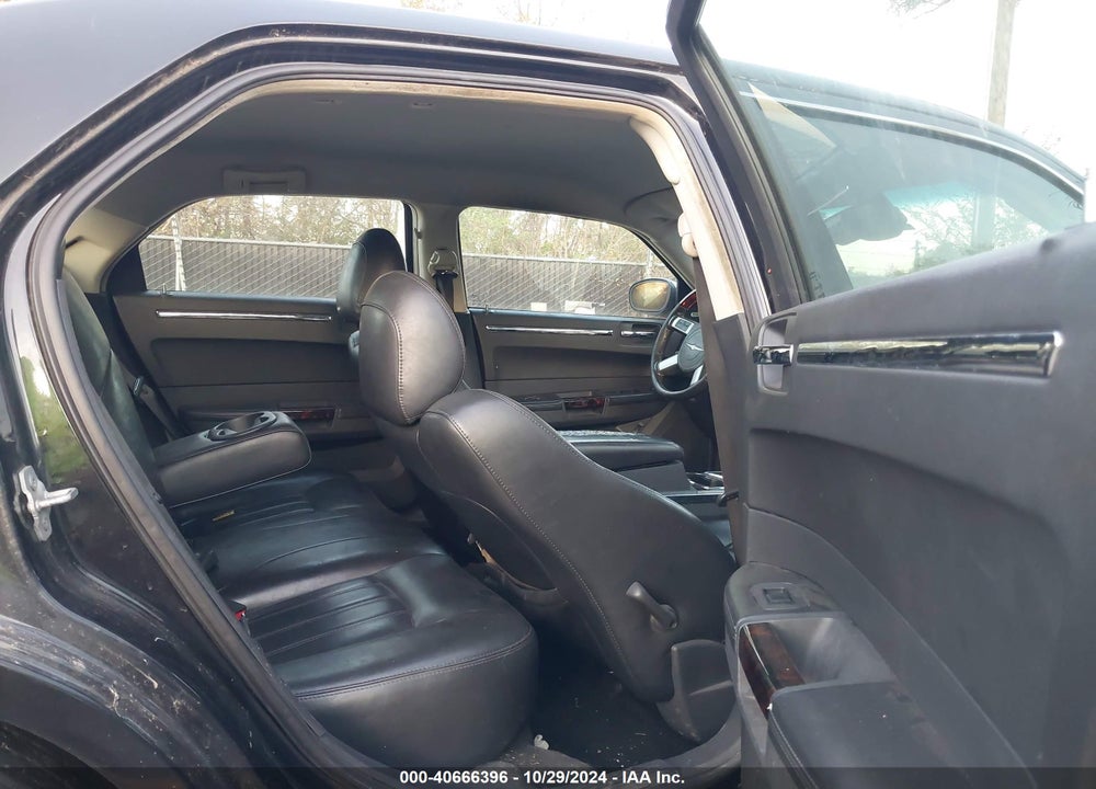 2008 CHRYSLER 300C VIN: 2C3KA63HX8H165673