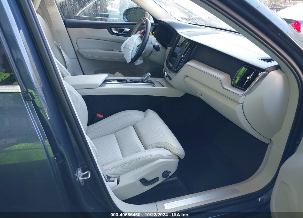 2023 VOLVO XC60 B5 ULTIMATE BRIGHT THEME VIN: YV4L12DA6P1205462