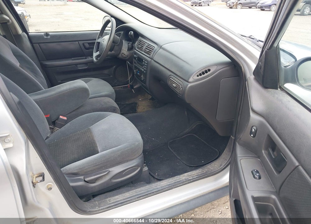 2005 FORD TAURUS SE VIN: 1FAFP53U85A201928