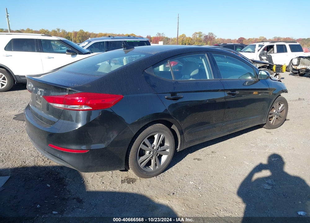 2017 HYUNDAI ELANTRA SE VIN: 5NPD84LF3HH180963