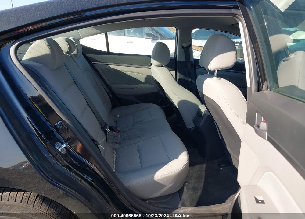 2017 HYUNDAI ELANTRA SE VIN: 5NPD84LF3HH180963
