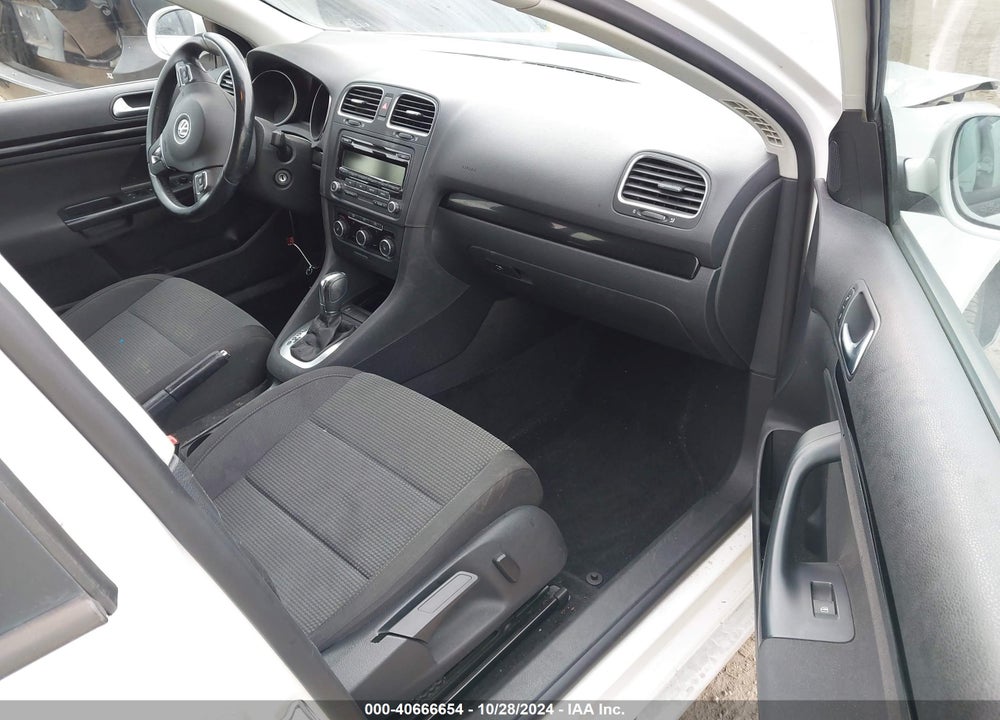 2014 VOLKSWAGEN JETTA SPORTWAGEN 2.5L S/2.5L SE VIN: 3VWPP7AJ7EM604656