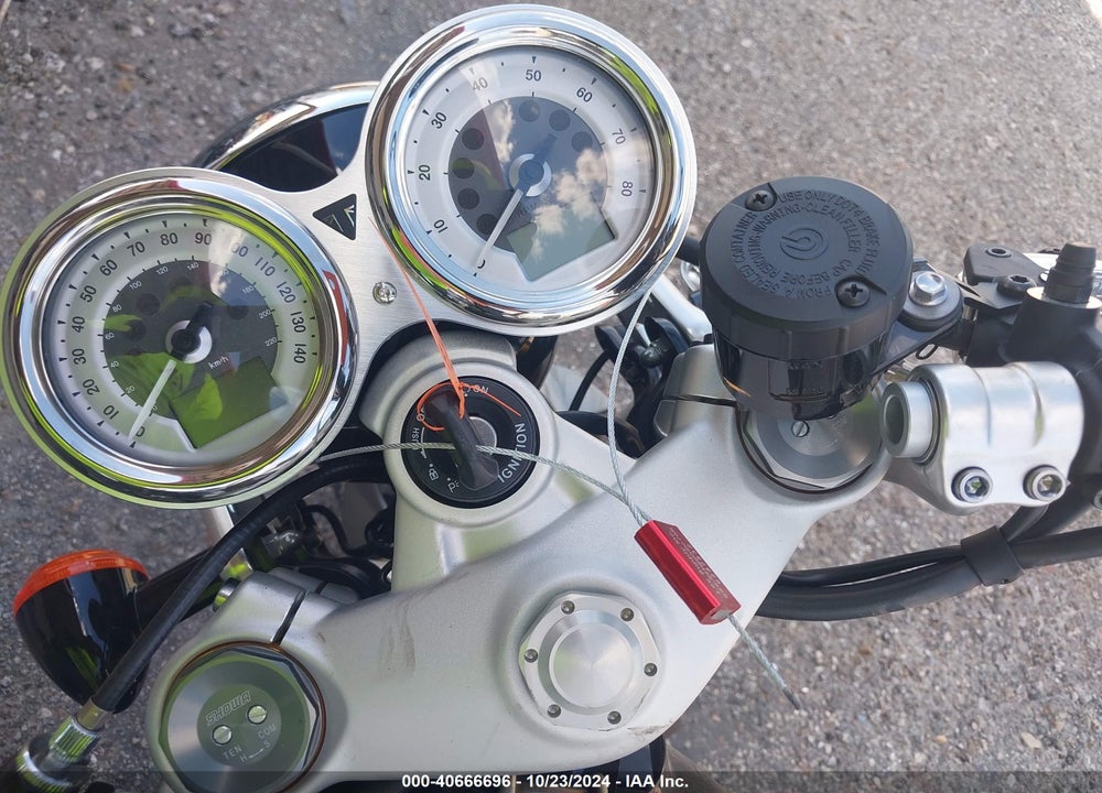 2022 TRIUMPH MOTORCYCLE THRUXTON RS VIN: SMTD56HR5NTAU8645