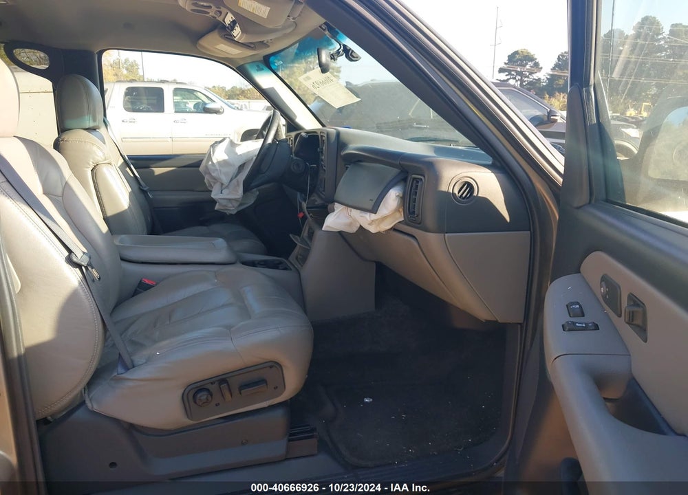 2002 CHEVROLET TAHOE LT VIN: 1GNEK13ZX2R145908
