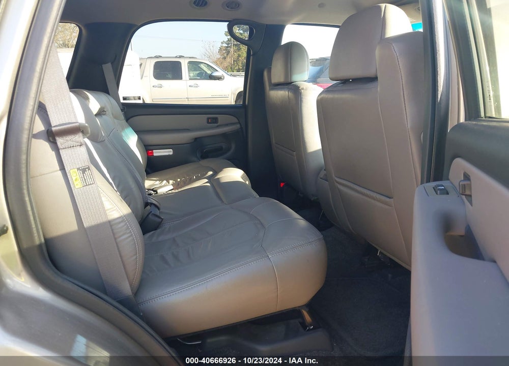 2002 CHEVROLET TAHOE LT VIN: 1GNEK13ZX2R145908