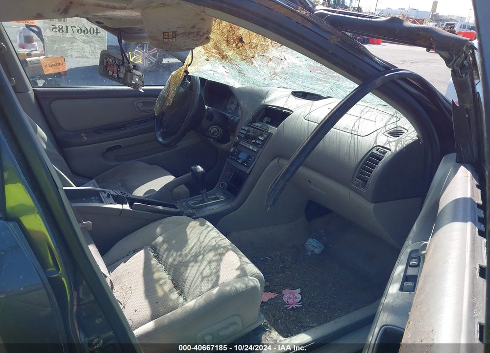 2001 NISSAN MAXIMA SE VIN: JN1CA31A11T107922