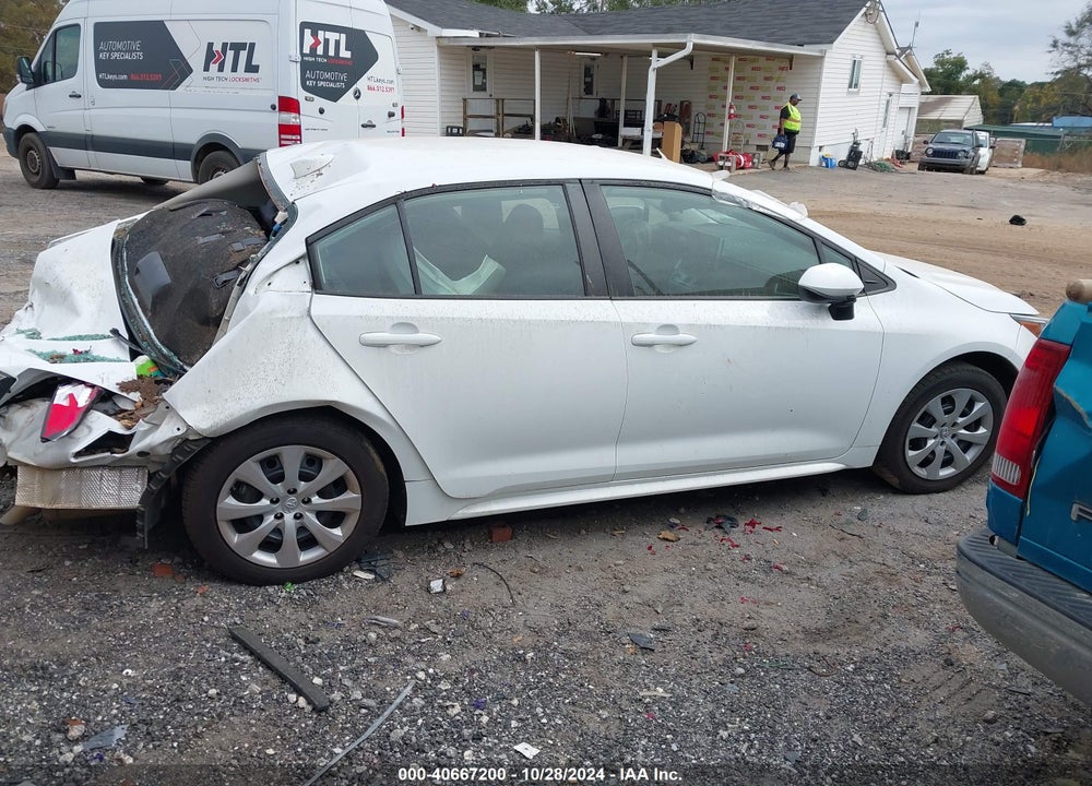2021 TOYOTA COROLLA LE VIN: 5YFEPMAE2MP235725