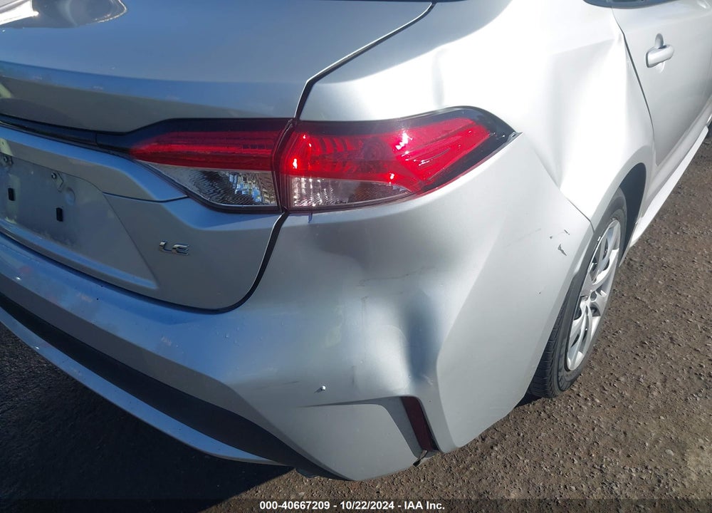 2022 TOYOTA COROLLA LE VIN: 5YFEPMAE7NP325437