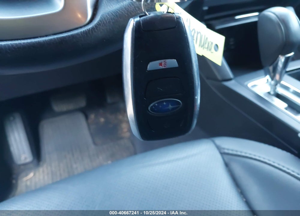 2017 SUBARU OUTBACK 2.5I LIMITED VIN: 4S4BSANC5H3246088