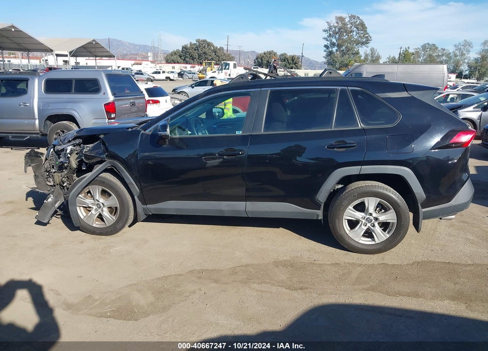 2019 TOYOTA RAV4 XLE VIN: 2T3W1RFV3KW027139