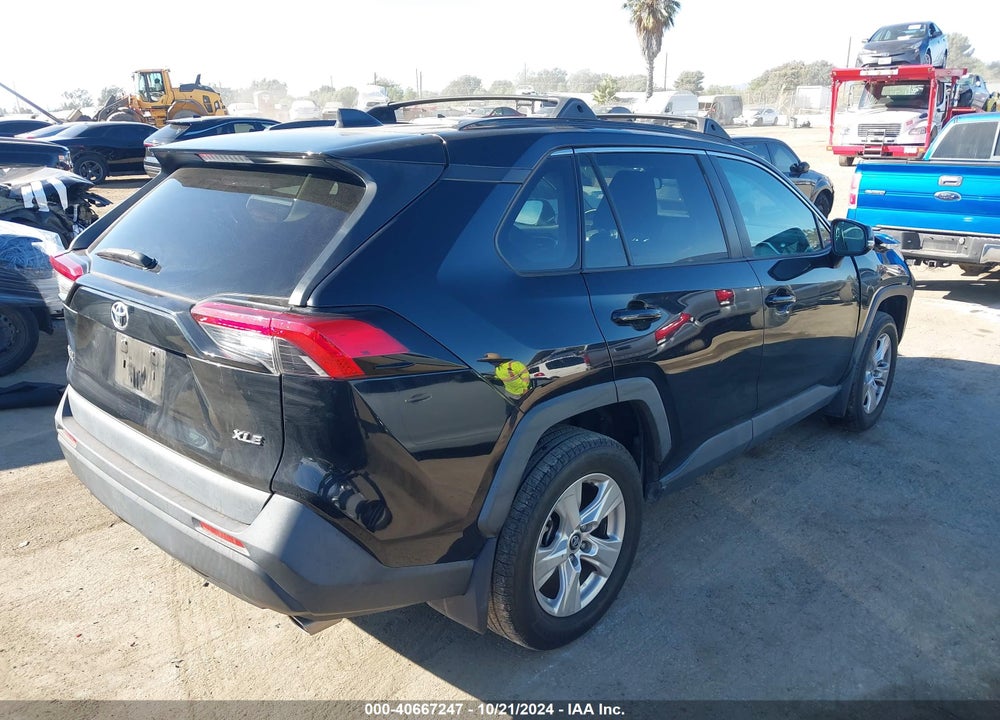 2019 TOYOTA RAV4 XLE VIN: 2T3W1RFV3KW027139