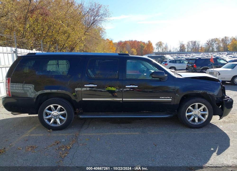 2010 GMC YUKON XL 1500 DENALI VIN: 1GKUKMEF6AR176794