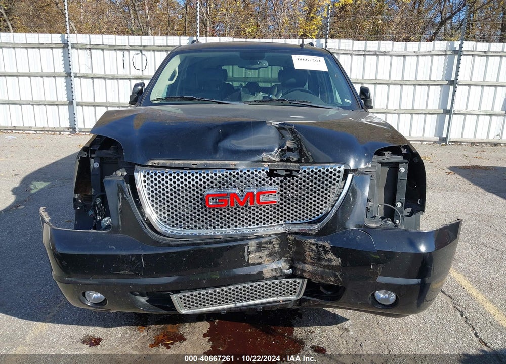 2010 GMC YUKON XL 1500 DENALI VIN: 1GKUKMEF6AR176794