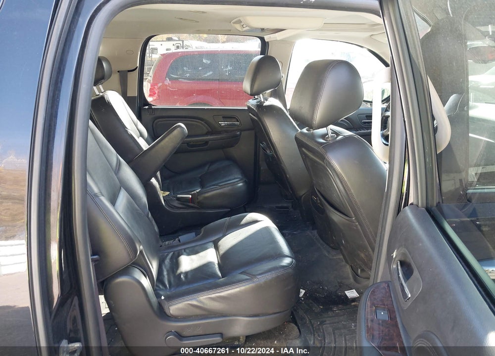2010 GMC YUKON XL 1500 DENALI VIN: 1GKUKMEF6AR176794
