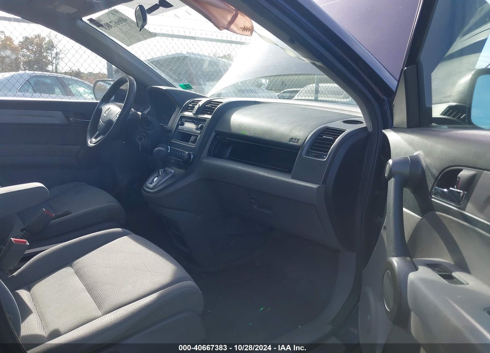 2011 HONDA CR-V LX VIN: 5J6RE3H39BL060881