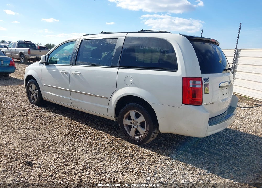 2010 DODGE GRAND CARAVAN SXT VIN: 2D4RN5D13AR323588