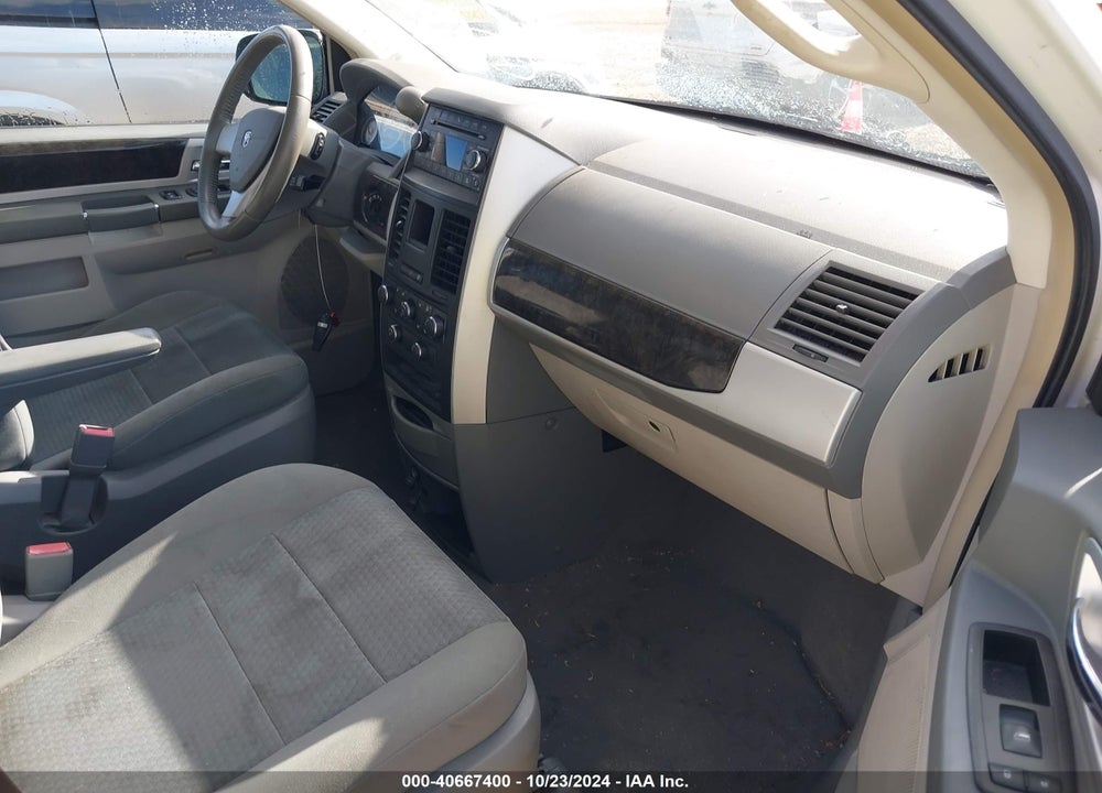 2010 DODGE GRAND CARAVAN SXT VIN: 2D4RN5D13AR323588