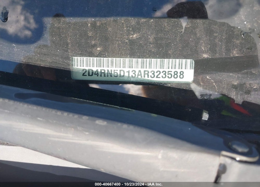 2010 DODGE GRAND CARAVAN SXT VIN: 2D4RN5D13AR323588
