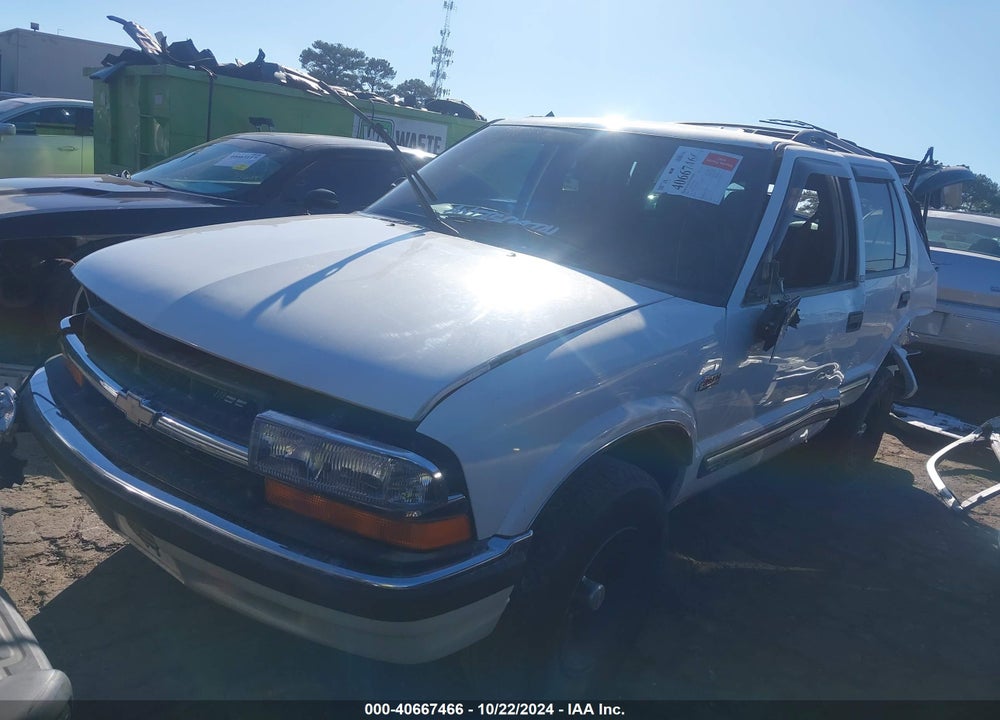 2000 CHEVROLET BLAZER LS VIN: 1GNCS13W9Y2129357