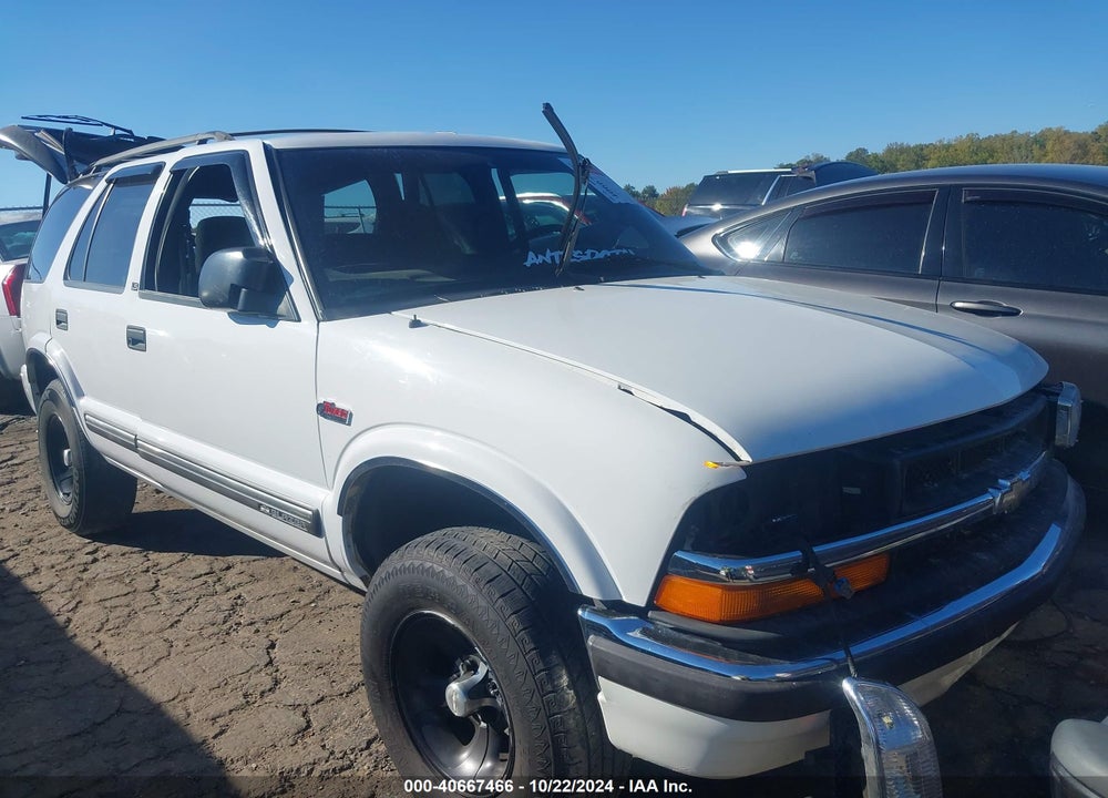 2000 CHEVROLET BLAZER LS VIN: 1GNCS13W9Y2129357
