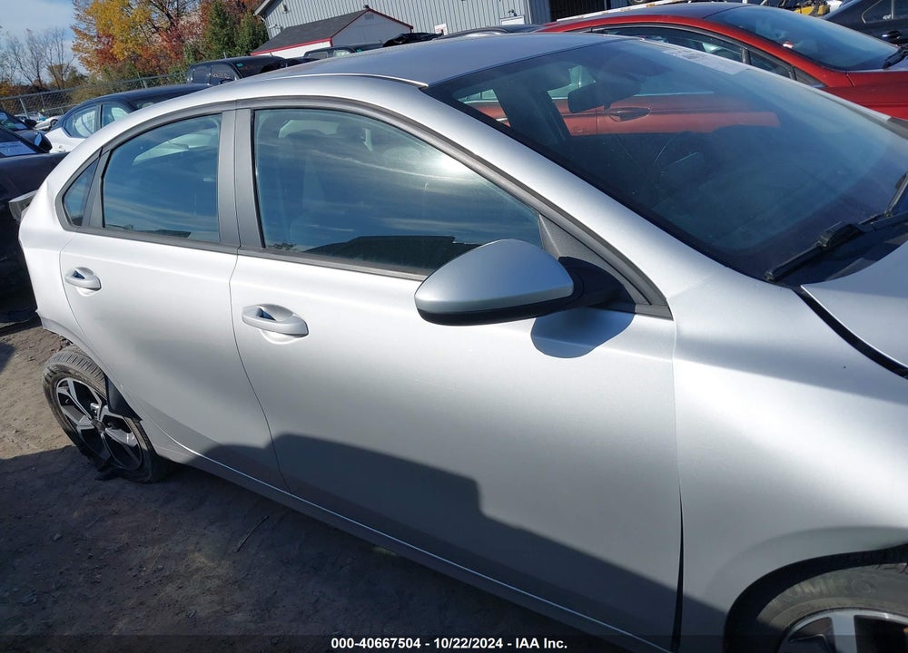 2019 KIA FORTE LXS VIN: 3KPF24AD0KE118072