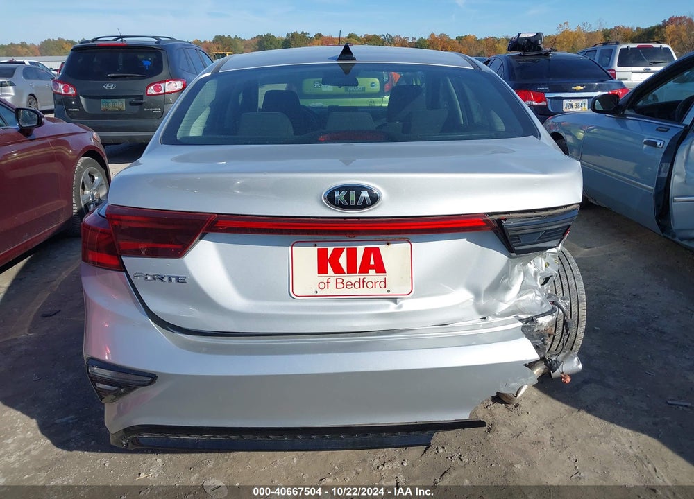 2019 KIA FORTE LXS VIN: 3KPF24AD0KE118072