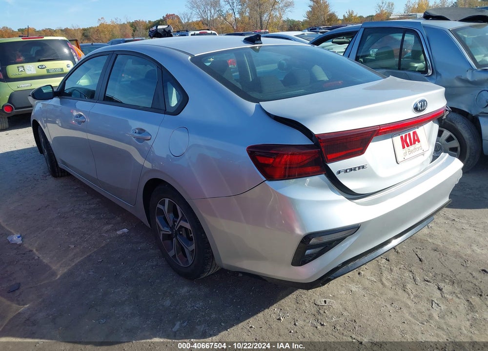 2019 KIA FORTE LXS VIN: 3KPF24AD0KE118072