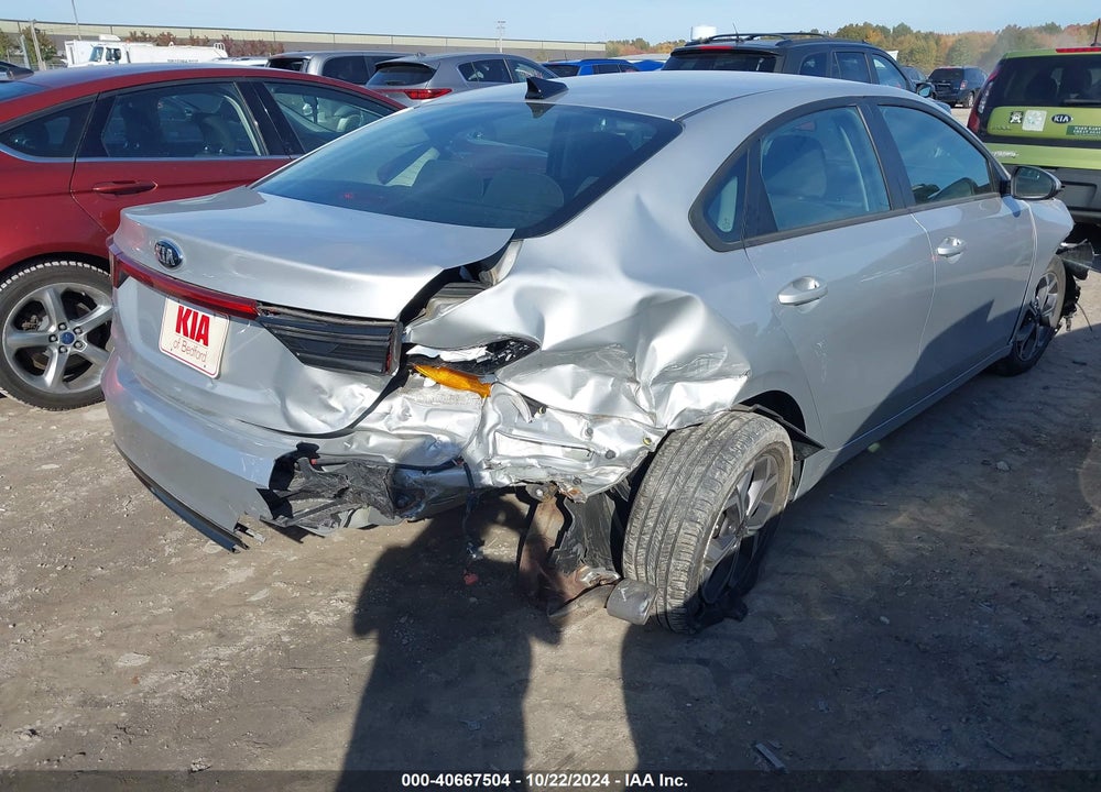 2019 KIA FORTE LXS VIN: 3KPF24AD0KE118072