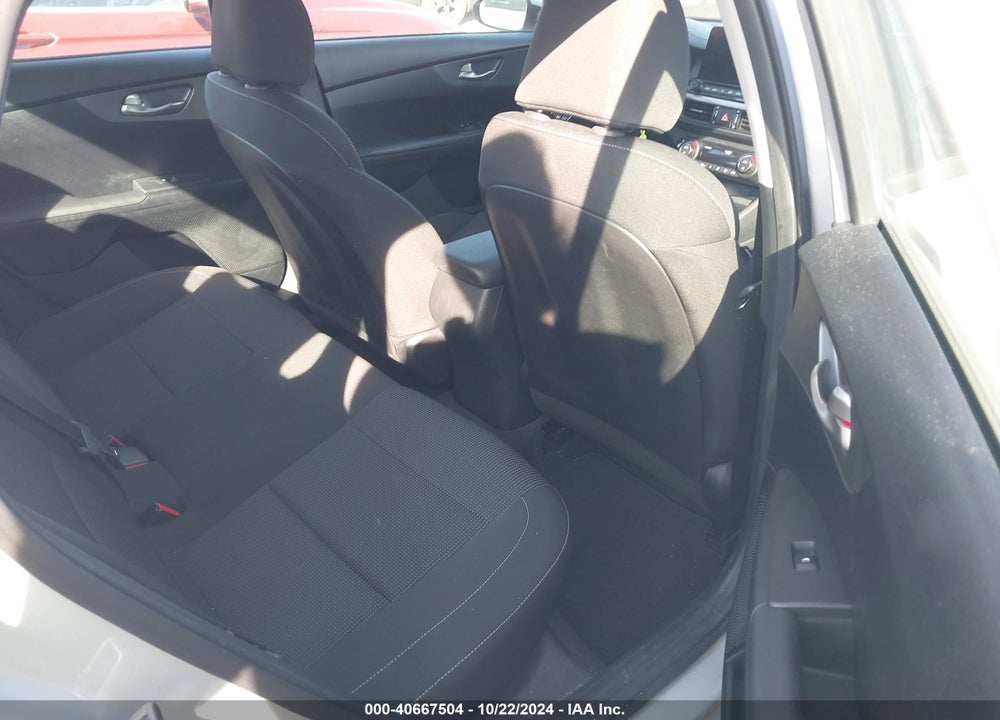 2019 KIA FORTE LXS VIN: 3KPF24AD0KE118072