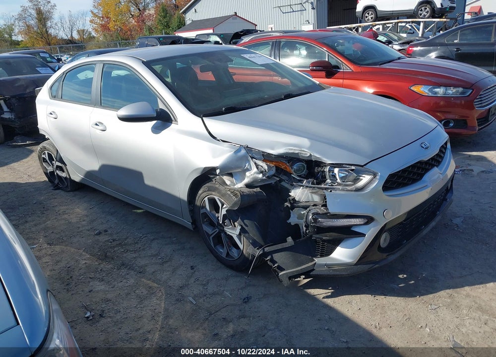 2019 KIA FORTE LXS VIN: 3KPF24AD0KE118072