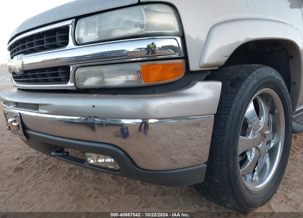 2004 CHEVROLET TAHOE LT VIN: 1GNEK13Z44J267925