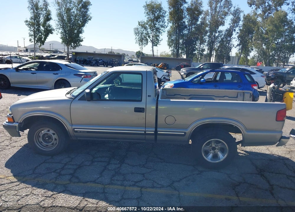 2002 CHEVROLET S-10 LS VIN: 1GCCS145028132456