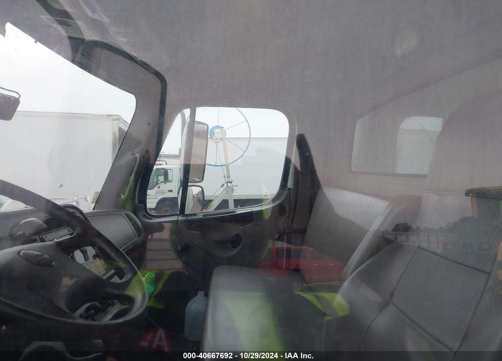 2017 FREIGHTLINER M2 106 VIN: 3ALACXDTXHDHV2999
