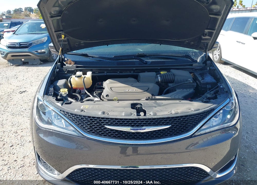 2017 CHRYSLER PACIFICA TOURING L VIN: 2C4RC1BG1HR516934
