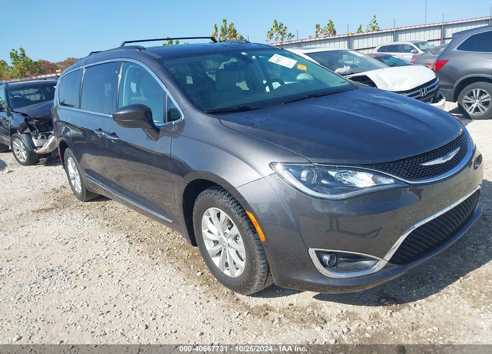 2017 CHRYSLER PACIFICA TOURING L VIN: 2C4RC1BG1HR516934