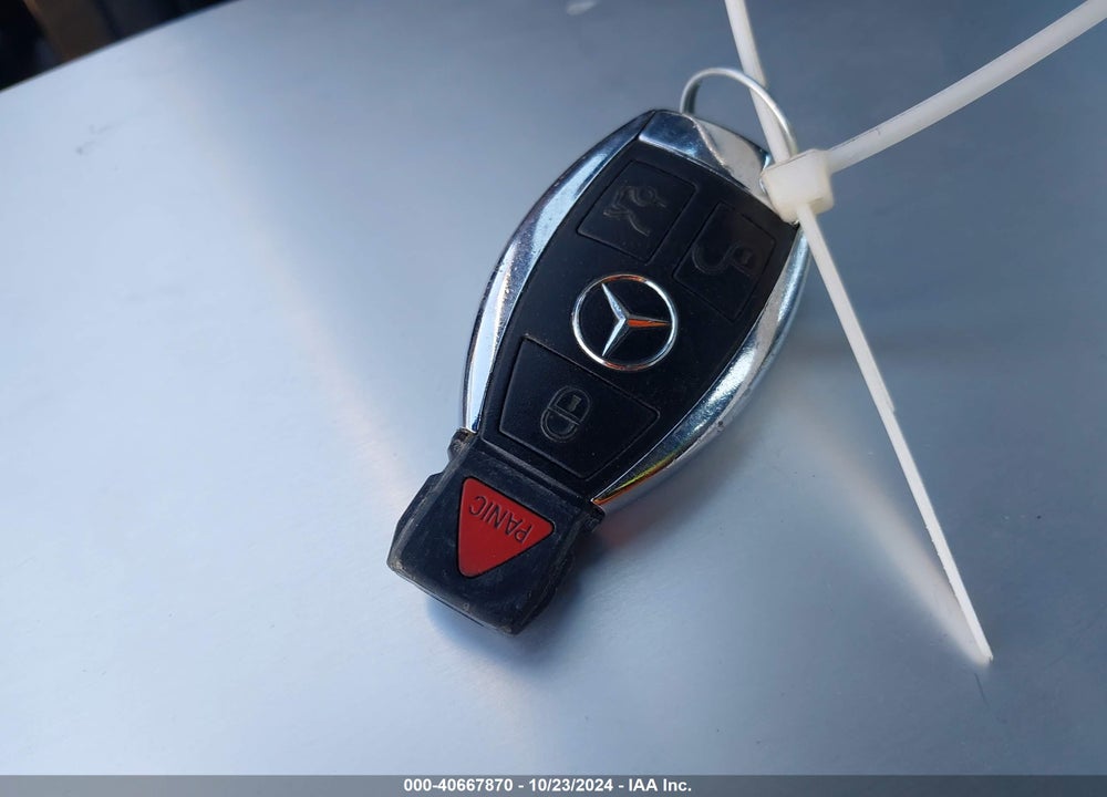 2010 MERCEDES-BENZ C 300 LUXURY/SPORT VIN: WDDGF5EB6AR130047