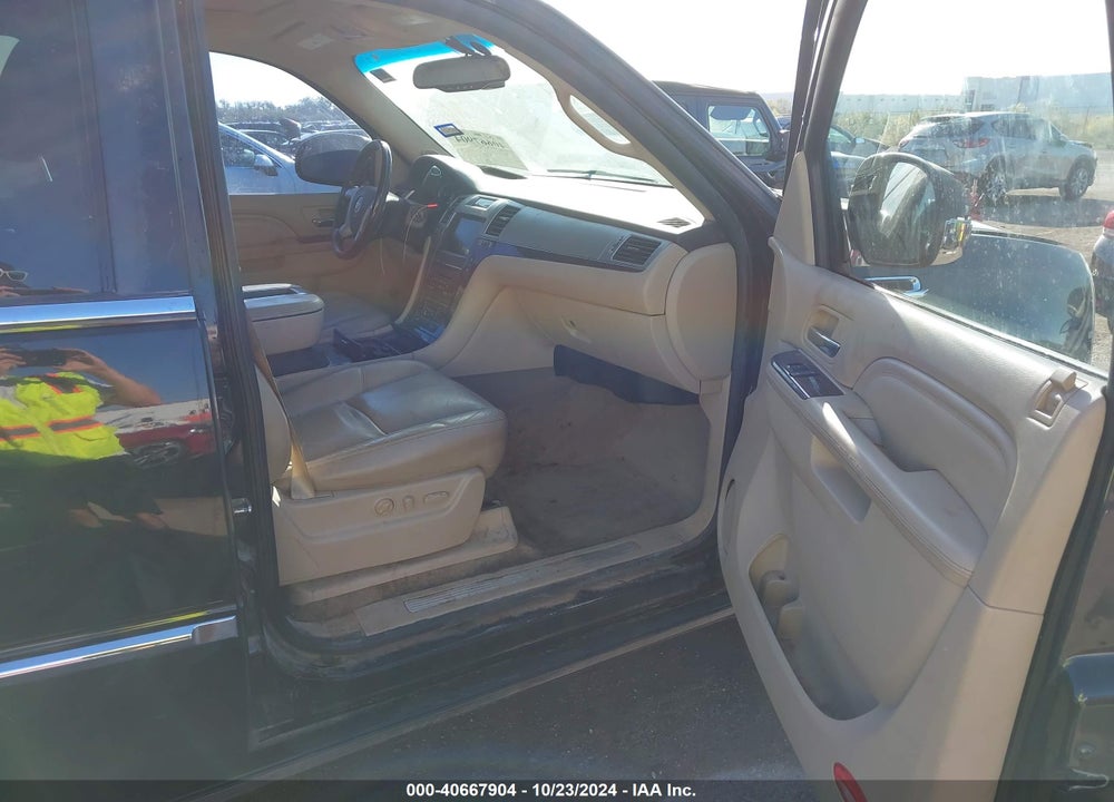 2012 CADILLAC ESCALADE ESV LUXURY VIN: 1GYS3HEF9CR201174