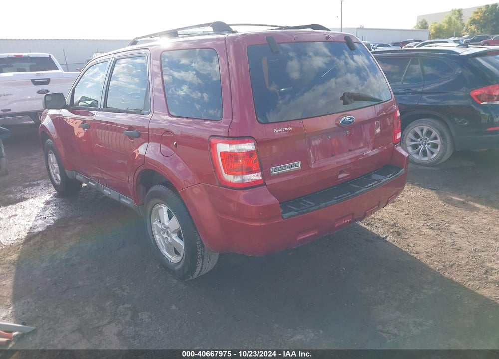 2010 FORD ESCAPE XLS VIN: 1FMCU0C75AKC67162