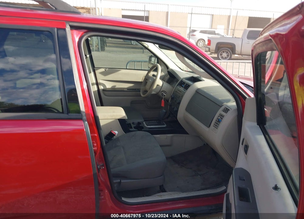 2010 FORD ESCAPE XLS VIN: 1FMCU0C75AKC67162