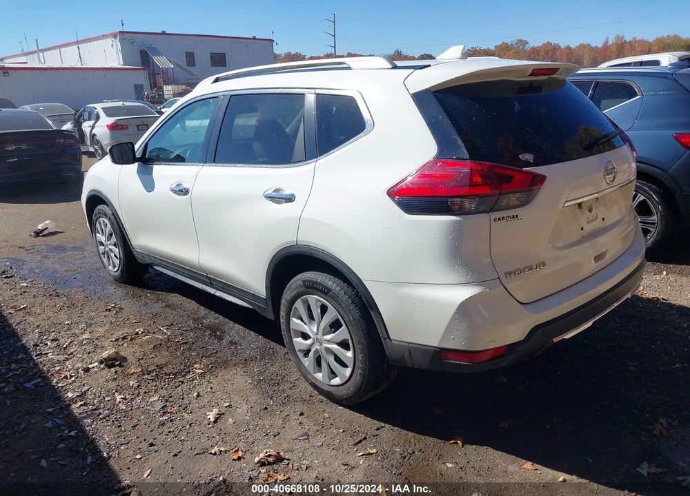 2017 NISSAN ROGUE S VIN: 5N1AT2MV8HC806607